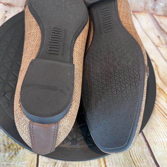 Munro Women's Brown Canvas Gold Circle Accent Slip On Business Flats Size 6.5 M - Picture 7 of 9